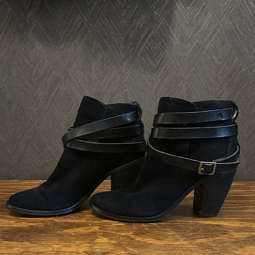 6.5 Black Suede Leather Ankle Boots Booties, Dolce Vita